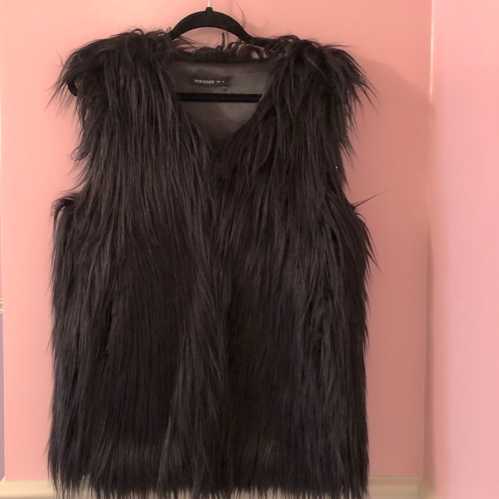 Foxuedox black shag vest